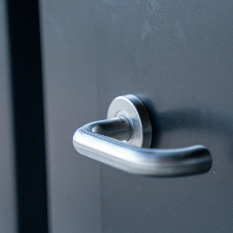 Contenedor desmontable negro 2 x 2 m – Puerta doble - Imagen 5