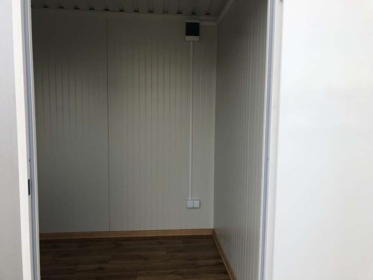 Contenedor de oficina 4 m x 2,20m - Imagen 7